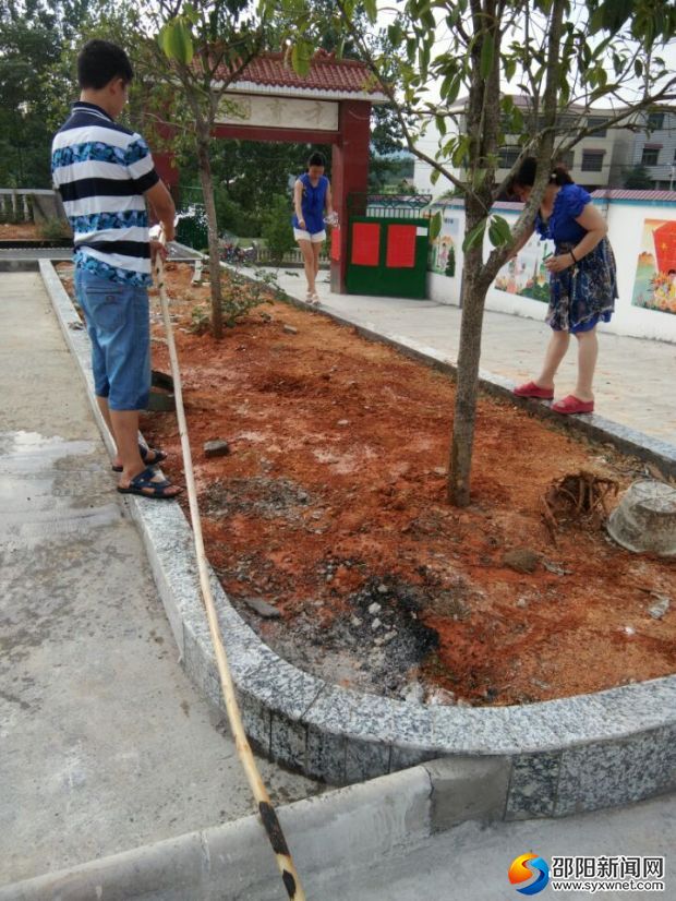 教师辛勤劳动
