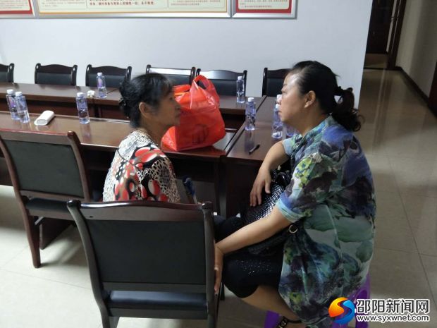 促膝谈心