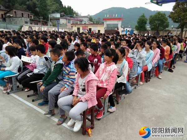 2017年9月29日隆回县石门中学举行法制教育专题讲座06