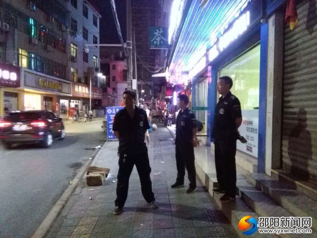 夜间驻守