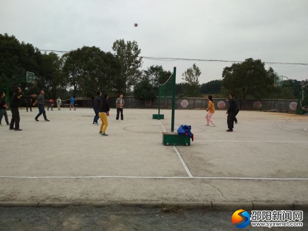热闹的训练场