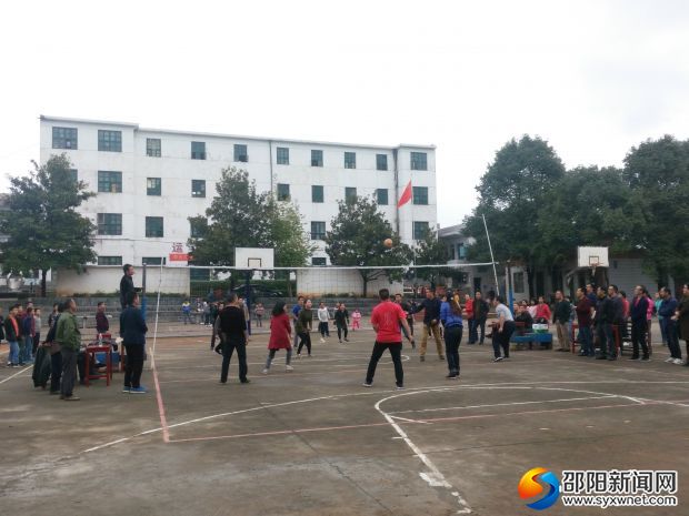 教职工比赛现场图