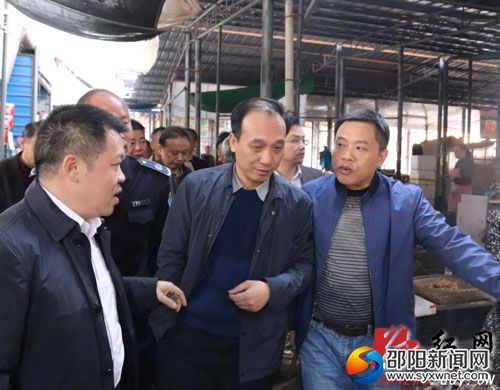县委副书记、县长杨博理实地考察指导搬迁工作
