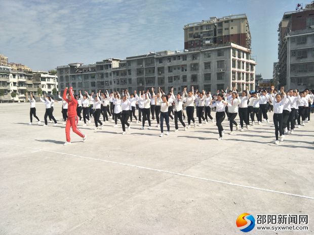 八年级比赛进行中