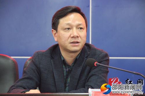县委副书记、县脱贫攻坚指挥部指挥长杨映林出席并讲话