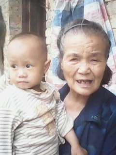 外婆和重孙子