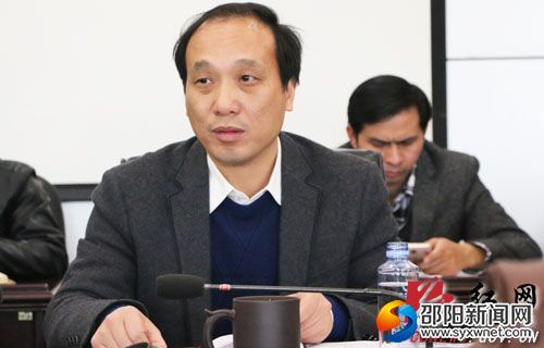 县委副书记、县长杨博理在会上讲话
