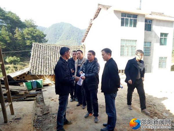 走访慰问刘念世