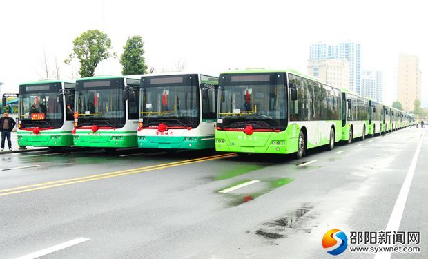 272台整装待发的纯电动公交车