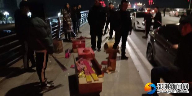 劝阻现场