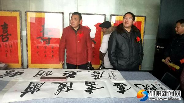 刘部长观书画展