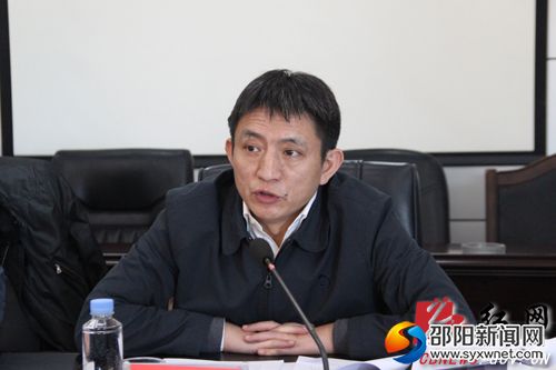 　商务部党组成员、部长助理李成钢在会上讲话