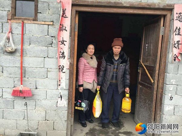 工会主席刘亚平走访中