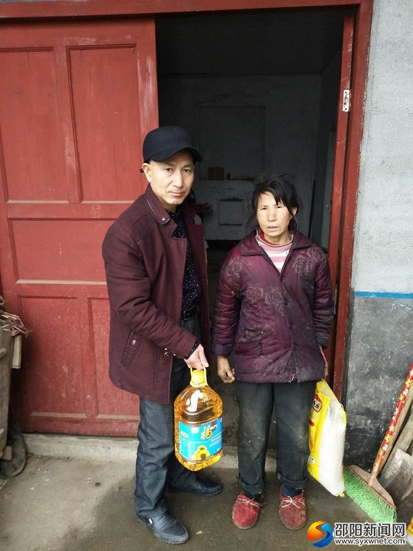 主任科员刘晓勇走访中