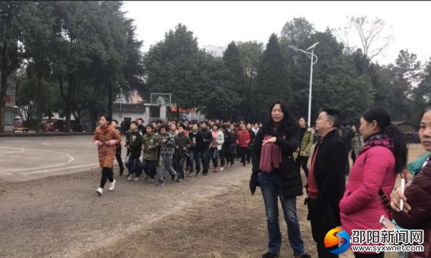 学生1000米跑步