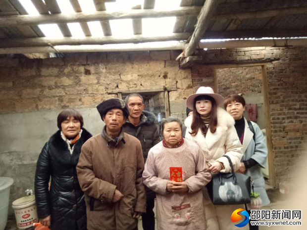 雀塘镇人大、妇联&ldquo;春风行动送温暖&rdquo;慰问现场