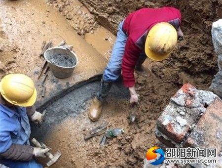 维修现场。