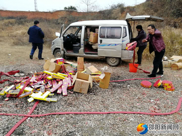 烟花销毁现场二