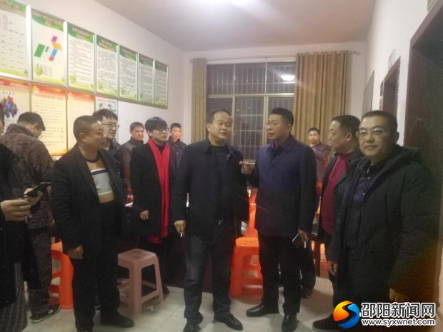 副县长汤先梧在社区督查