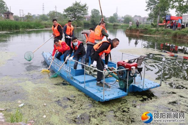 清理河道垃圾现场二_副本