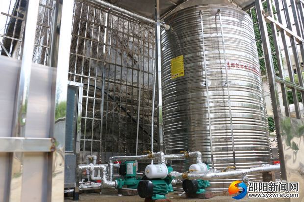 捐赠的价值4.3万元的空气能热水系统