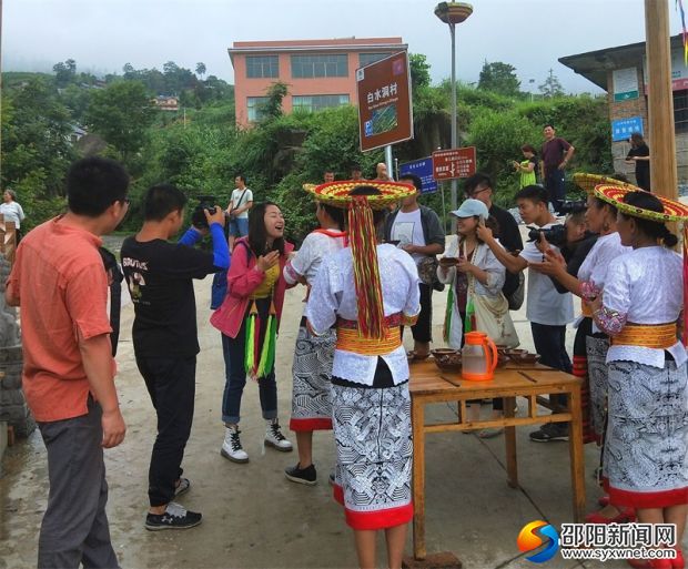 央视七套白水洞采访
