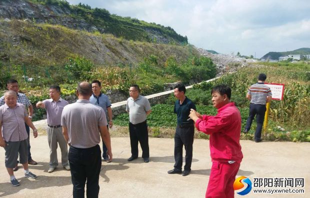 图为在寸石镇南岳村检查现场