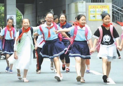 7月3日，资江学校五年级学生陈奕灿（前排左二）入选2018年二季度湖南省&ldquo;新时代好少年&rdquo;名单。