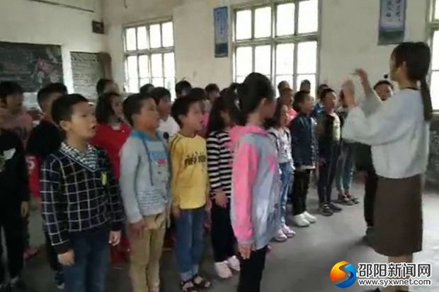 小学生合唱比赛排练现场
