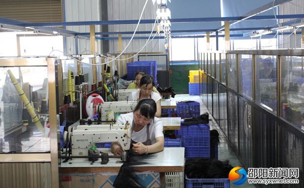 外向型企业阳光发品生产线