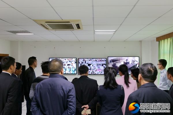 1参观警务指挥中心