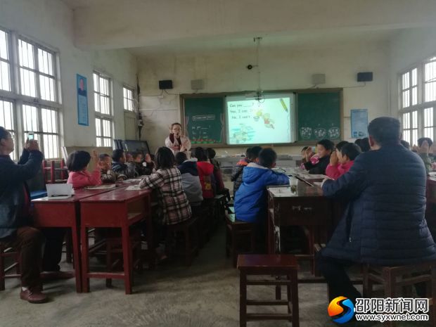 活跃的课堂,积极的小手