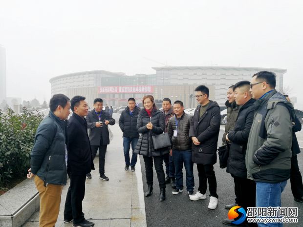 区委常委、政法委书记刘鹏高带队在市“两会”主会场接访值勤