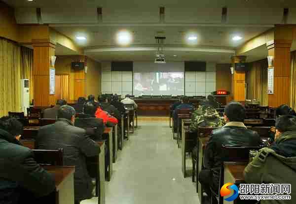 绥宁县财政局组织观看2019年省财政工作视频会议(一)
