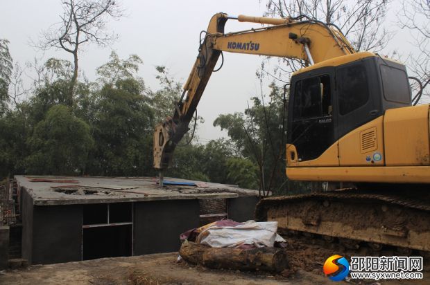 机械拆除违法建筑