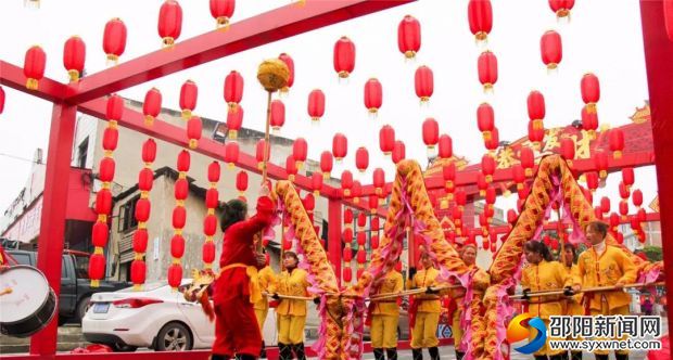 观音塘社区入口舞龙庆祝元宵