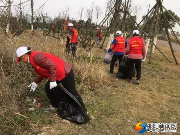 义务捡拾垃圾