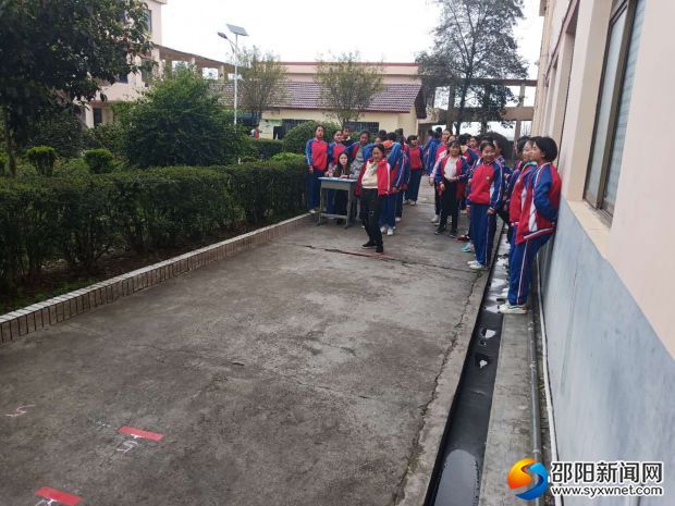 测试抛实心球