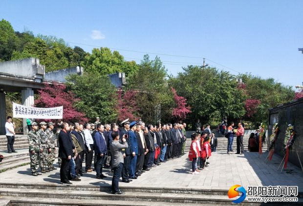 参战老兵代表宣读祭文