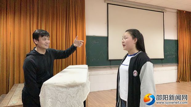 指导学校高二声乐特长生