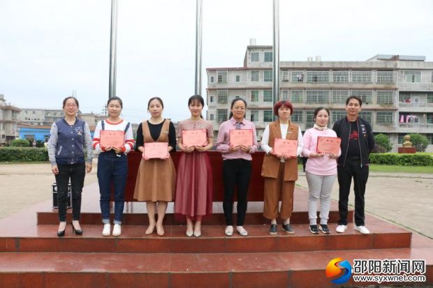 学校语文老师获聘阅读推广员