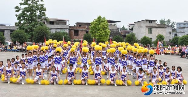 啦啦操表演现场
