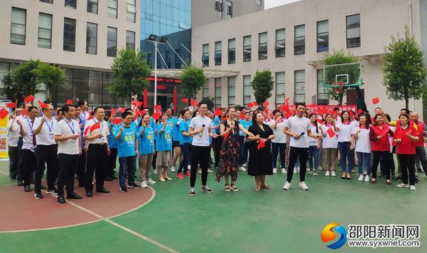 我市通信行业职工唱响“我和我的祖国”