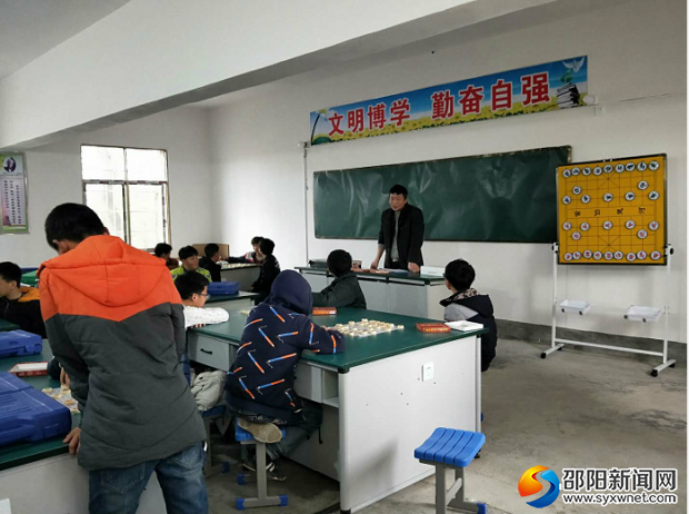 益智棋社的&ldquo;智慧较量&rdquo;