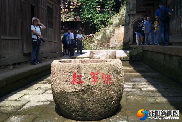 战地医院中的红军池