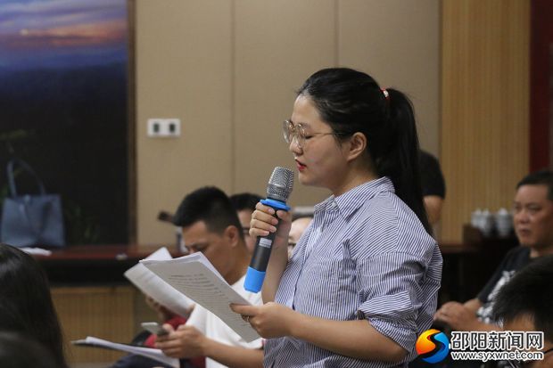 记者提问