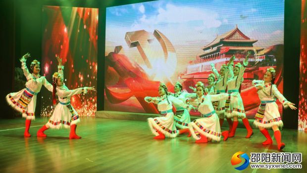 8舞蹈《最美的歌儿唱给妈妈》1