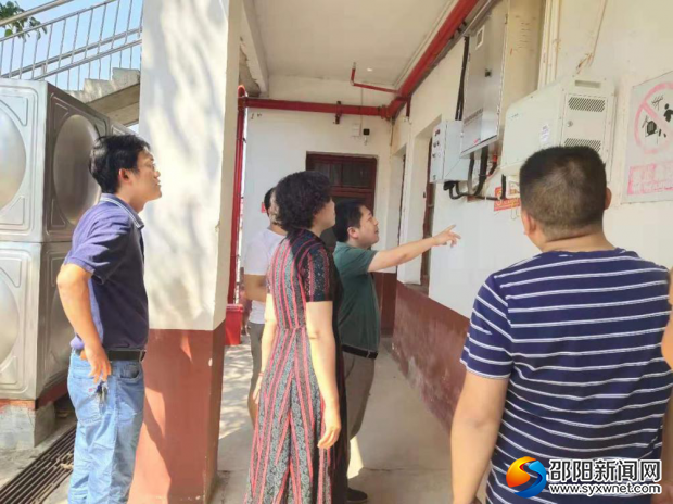 区领导到敬老院检查安全生产