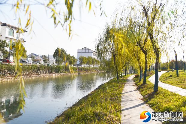 新邵县严塘镇白水洞村“样板河”。