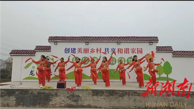 “小平台”成就乡村共建共治“大舞台”